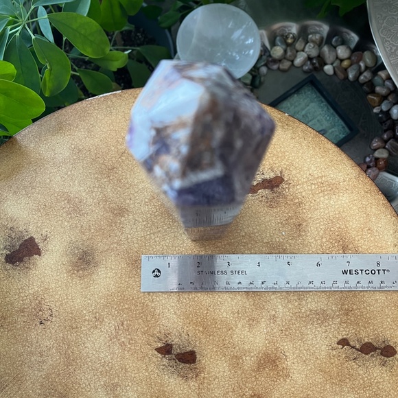 Chevron Amethyst Obelisk Tower - Picture 4 of 8